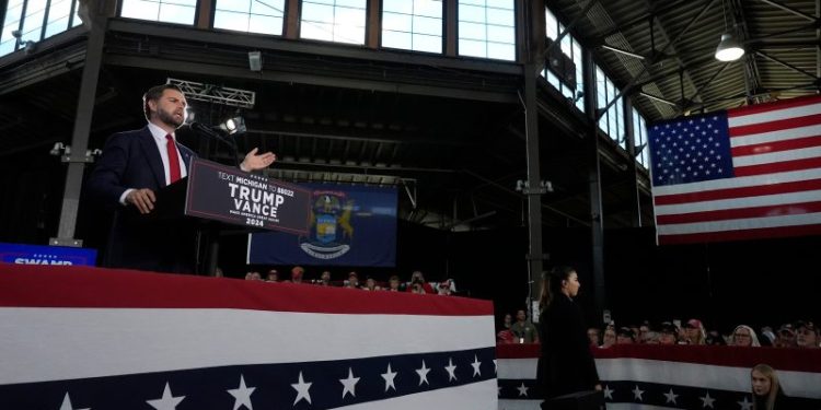 At Vance events, a back-and-forth with media is red meat for the crowd