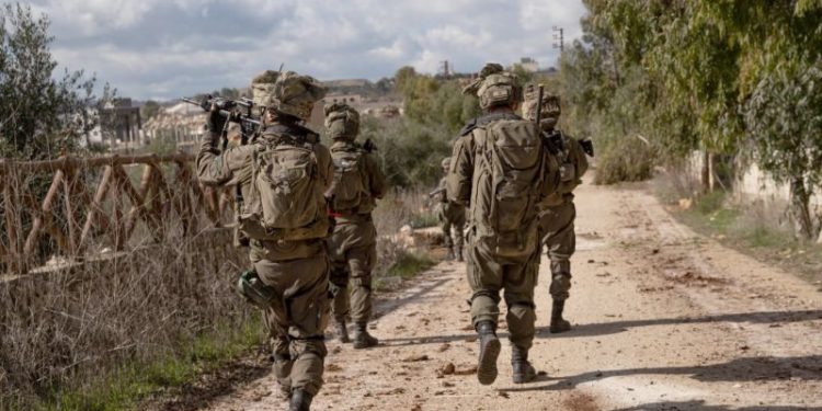 Israel seeks to remain in Lebanon past Sunday withdrawal deadline