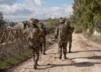 Israel keeps some troops in southern Lebanon in defiance of withdrawal deadline