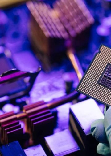 Tech Weekly: Chip Stocks Pop to Close Volatile Trading Week