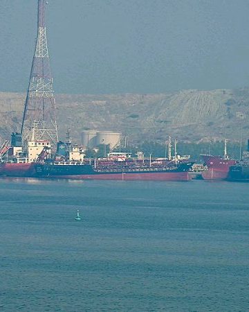 Iran seizes oil tankers, threatens ‘massacre’ in Strait of Hormuz, hours before US talks